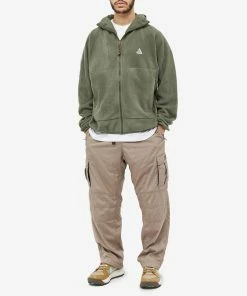 Nike ACG Wolf Tree Lightweight Jacket 8 Nike ACG Wolf Tree Lightweight Jacket -Outlet Sweaters Store 02 01 2023 LL DN3916 325 m4 1