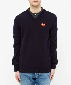 Comme Des Garçons Play Comme Des Garcons Play V-Neck Jumper -Outlet Sweaters Store 03 03 2020 commedesgarcons playv neckjumper navy red p1n002 b si m1