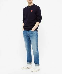 Comme Des Garçons Play Comme Des Garcons Play V-Neck Jumper -Outlet Sweaters Store 03 03 2020 commedesgarcons playv neckjumper navy red p1n002 b si m3