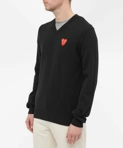 Comme Des Garçons Play Comme Des Garcons Play Overlapping Heart V-Neck Jumper 9 Comme Des Garçons Play Comme Des Garcons Play Overlapping Heart V-Neck Jumper -Outlet Sweaters Store 13 10 2021 gh p1n074 bk 7