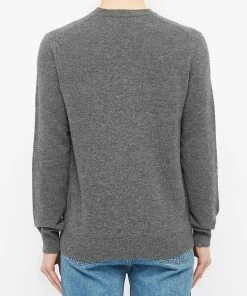 Comme Des Garçons Play Comme Des Garcons Play Double Heart V-Neck Jumper 8 Comme Des Garçons Play Comme Des Garcons Play Double Heart V-Neck Jumper -Outlet Sweaters Store 27 02 2020 commedesgarcons playdoubleheartv neckjumper grey p1n056 3 jd m2