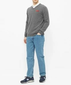 Comme Des Garçons Play Comme Des Garcons Play Double Heart V-Neck Jumper 9 Comme Des Garçons Play Comme Des Garcons Play Double Heart V-Neck Jumper -Outlet Sweaters Store 27 02 2020 commedesgarcons playdoubleheartv neckjumper grey p1n056 3 jd m3