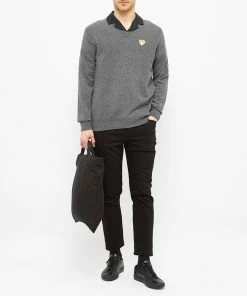 Comme Des Garçons Play Comme Des Garcons Play Gold Heart V-Neck Jumper -Outlet Sweaters Store 27 02 2020 commedesgarcons playgoldheartvneckjumper grey p1n048 3 gh m3