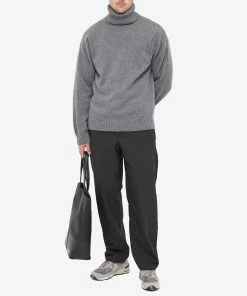 A.P.C. Marc Chunky Roll Neck Knit 8 A.P.C. Marc Chunky Roll Neck Knit -Outlet Sweaters Store 27 09 2022 ml wvawk h23135 pla m9
