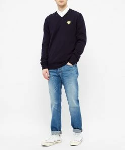 Comme Des Garçons Play Comme Des Garcons Play Gold Heart V-Neck Jumper -Outlet Sweaters Store Comme des Garcons Play Gold Heart V Neck Jumper Navy P1N048 2 m7 1